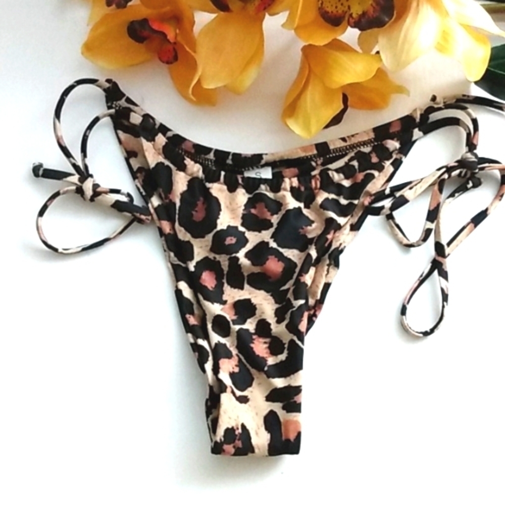 150 HI-CUT LEOPARD HIPSTER RUCHED STRING BIKINI BOTTOM SIZE SMALL NWOT